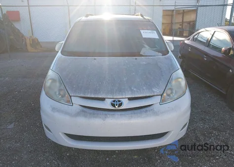 2008 Toyota Sienna Xle z USA, uszkodzony, nr VIN 5TDZK22C78S165735